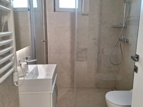 Rent, one bedroom apartment, 41m², Tripovići, Tivat - image 8