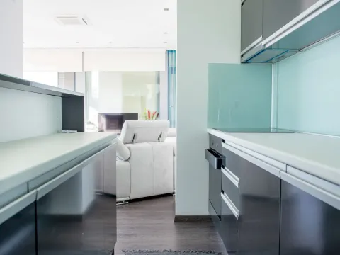 Izdavanje, kuća, 310m², Kavač, Kotor - image 16