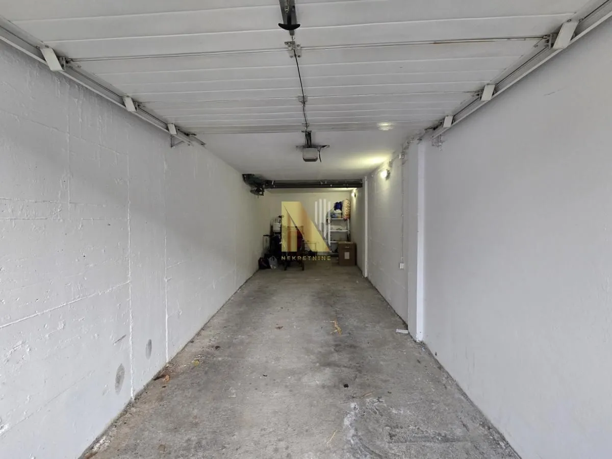 Prodaja, trosoban stan, 80m², Socijalno, Novi Sad Sve Podlokacije