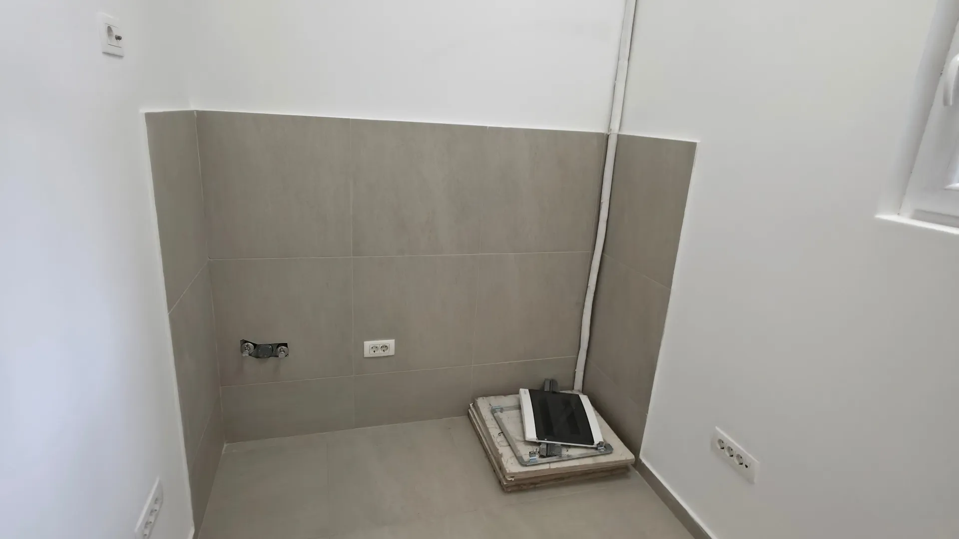 Rent, office space, 115m², Blok 9, Podgorica