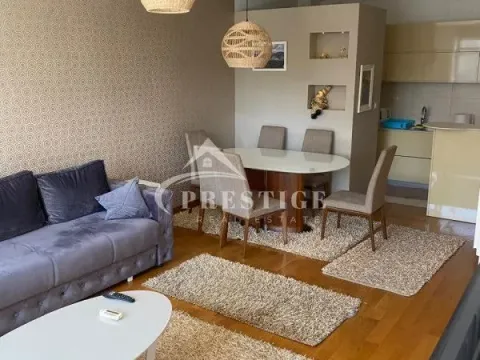 Izdavanje, trosoban stan, 100m², Blok 6, Podgorica - image 9