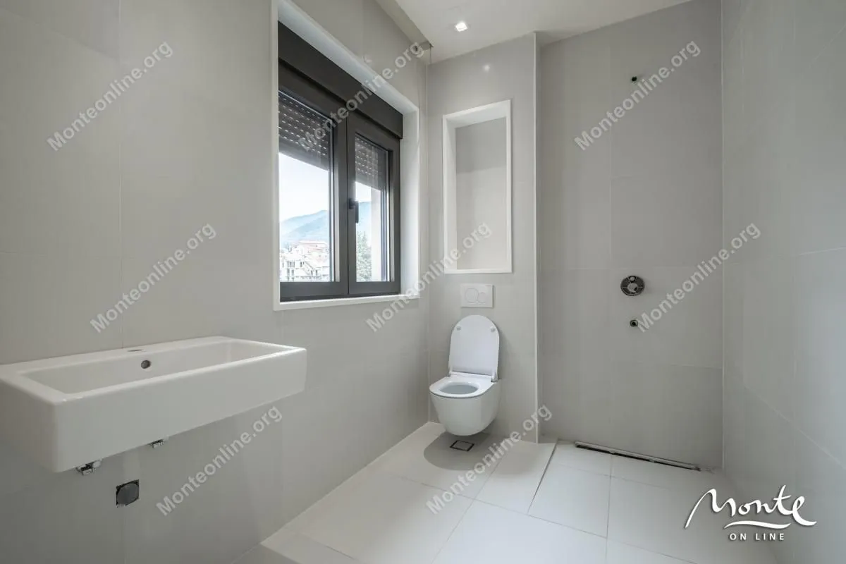 Prodaja, trosoban stan, 236m², Tivat, Crna Gora