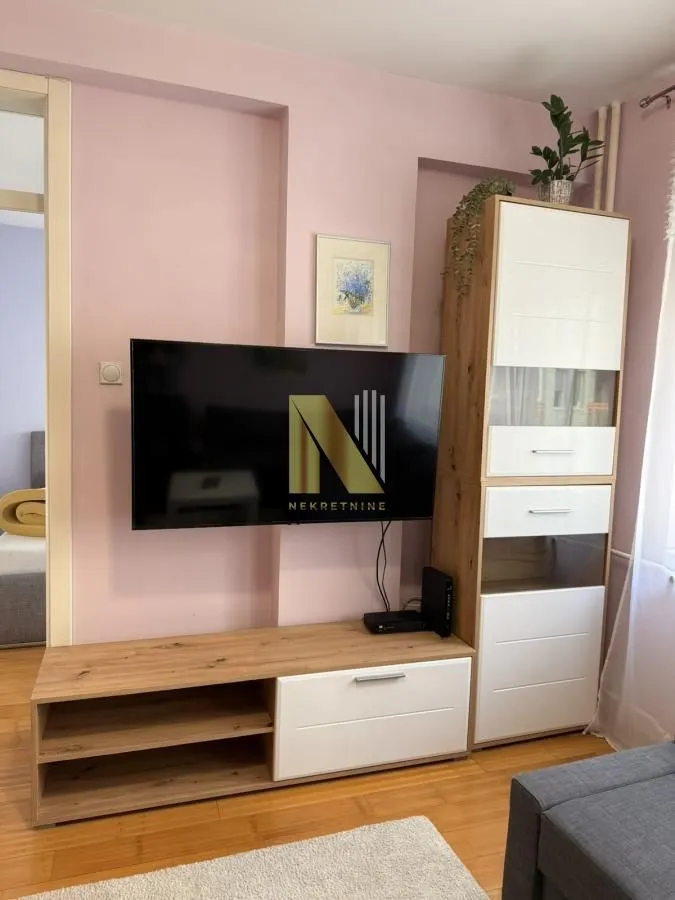 Izdavanje, jednosoban stan, 36m², Rotkvarija, Novi Sad Sve Podlokacije