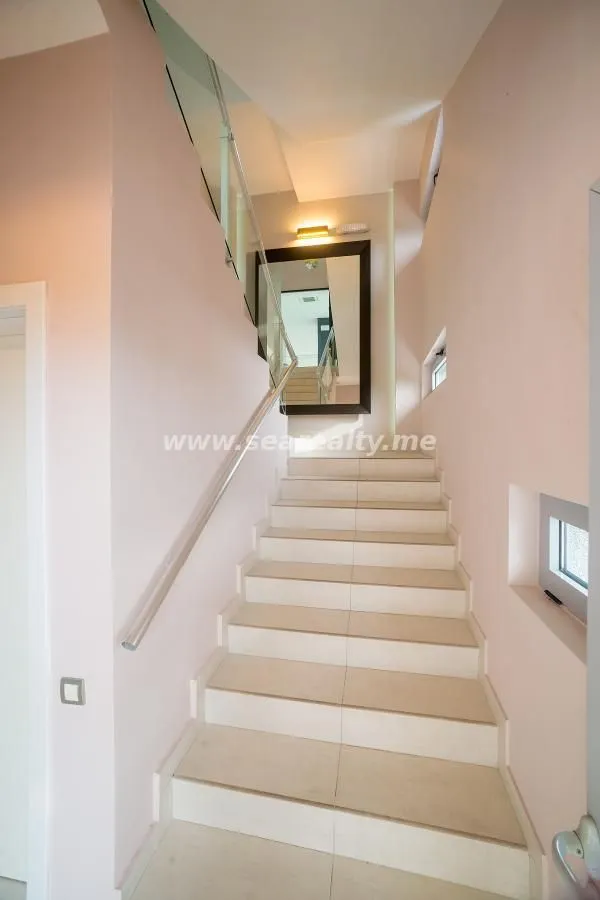 Prodaja, kuća, 280m², Tivat, Crna Gora