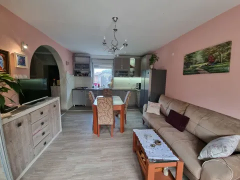 Prodaja, kuća, 145m², Borča Sve Podlokacije, Beograd - image 2