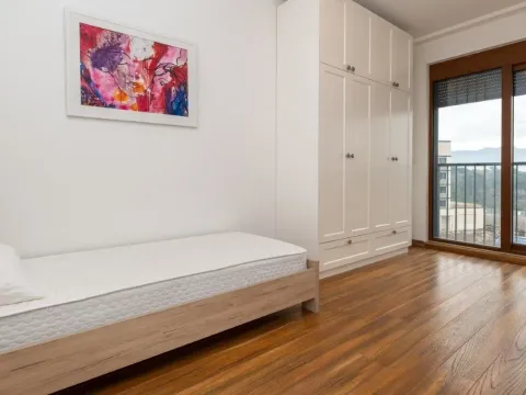 Izdavanje, trosoban stan, 118m², Preko Morače, Podgorica - image 12