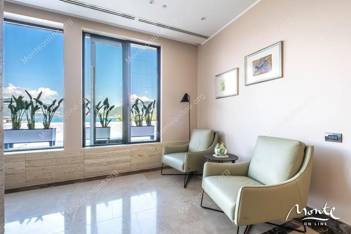 Prodaja, trosoban stan, 230m², Bogišići, Tivat
