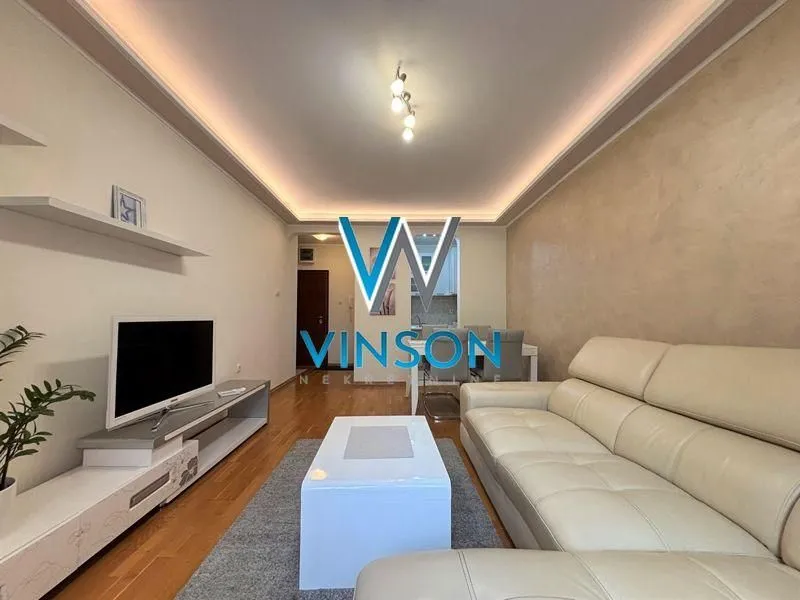 Izdavanje, dvosoban stan, 61m², Centar, Novi Sad
