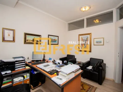Prodaja, poslovni prostor, 42m², Centar, Podgorica - image 2