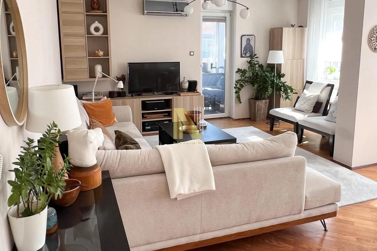 Prodaja, četvorosoban stan, 102m², Cara Dušana, Novi Sad Sve Podlokacije