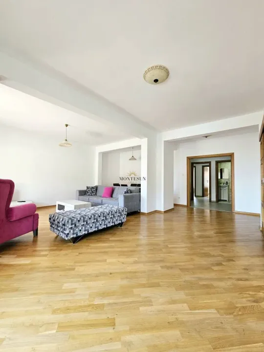 Rent, three bedroom apartment, 140m², Centar, Budva