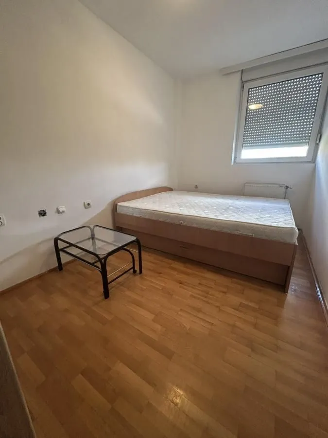 Izdavanje, dvosoban stan, 68m², Centar, Niš