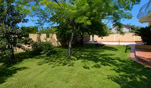 Izdavanje, kuća, 200m², Donja Gorica, Podgorica - image 8