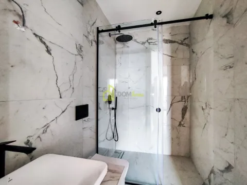 Izdavanje, trosoban stan, 143m², Centar, Podgorica - image 23