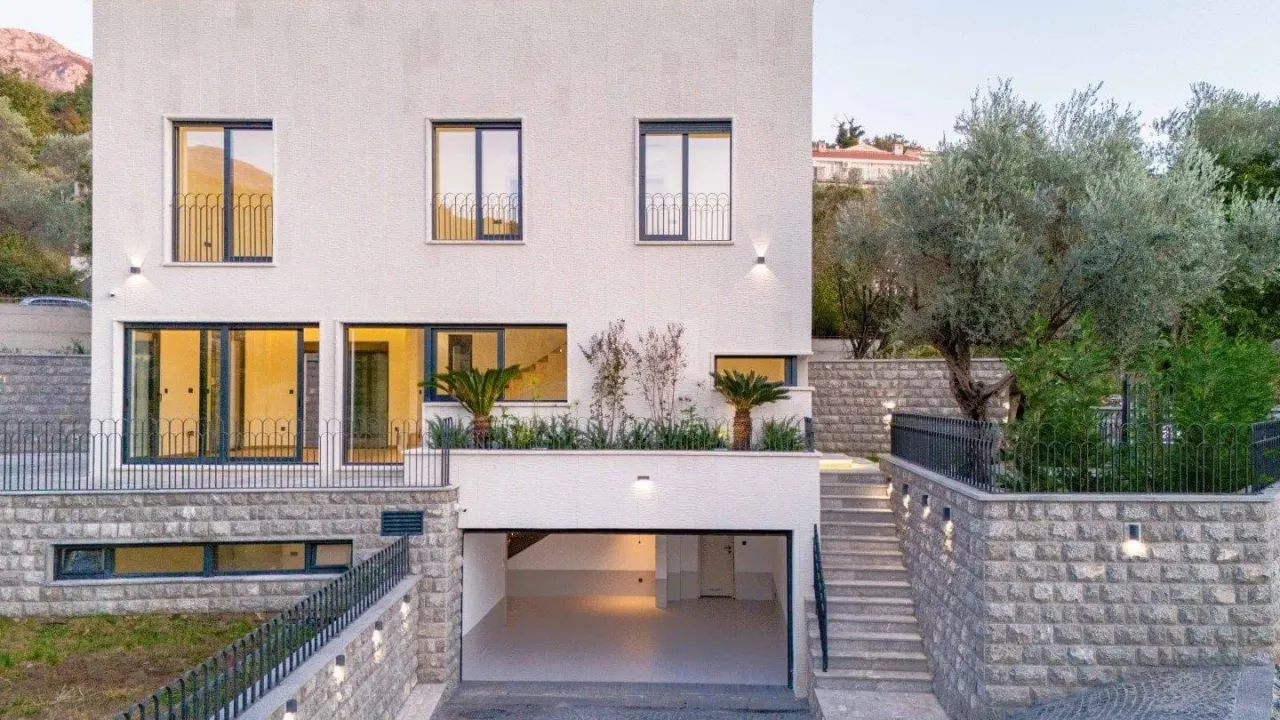 Sale, house, 240m², Kamenovo, Budva