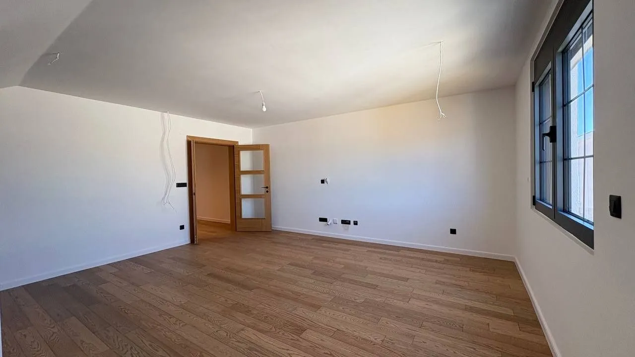 Prodaja, trosoban stan, 101m², Tivat, Crna Gora
