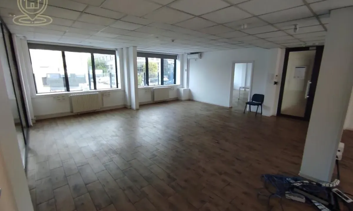 Rent, office space, 200m², Bulevar Oslobodjenja, Novi Sad Sve Podlokacije