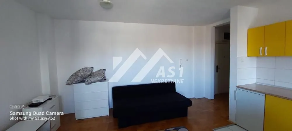 Izdavanje, jednosoban stan, 30m², Centar, Novi Sad