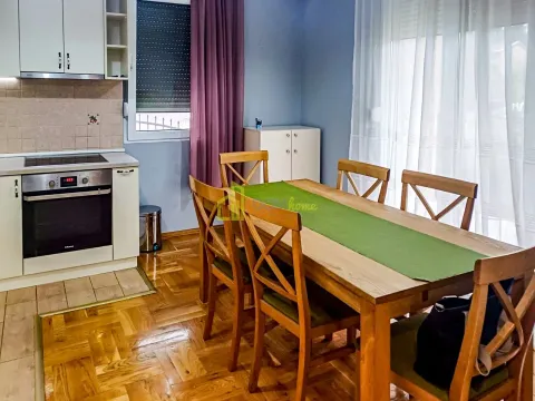 Izdavanje, kuća, 120m², Tološi, Podgorica - image 13