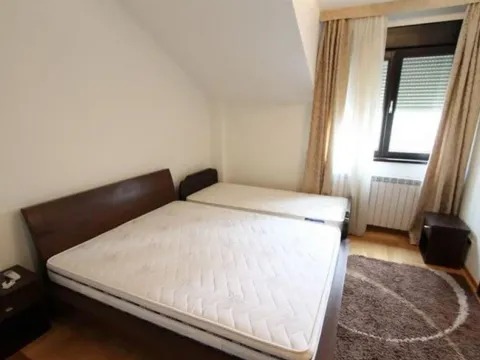 Izdavanje, stan, 200m², Senjak, Beograd - image 9