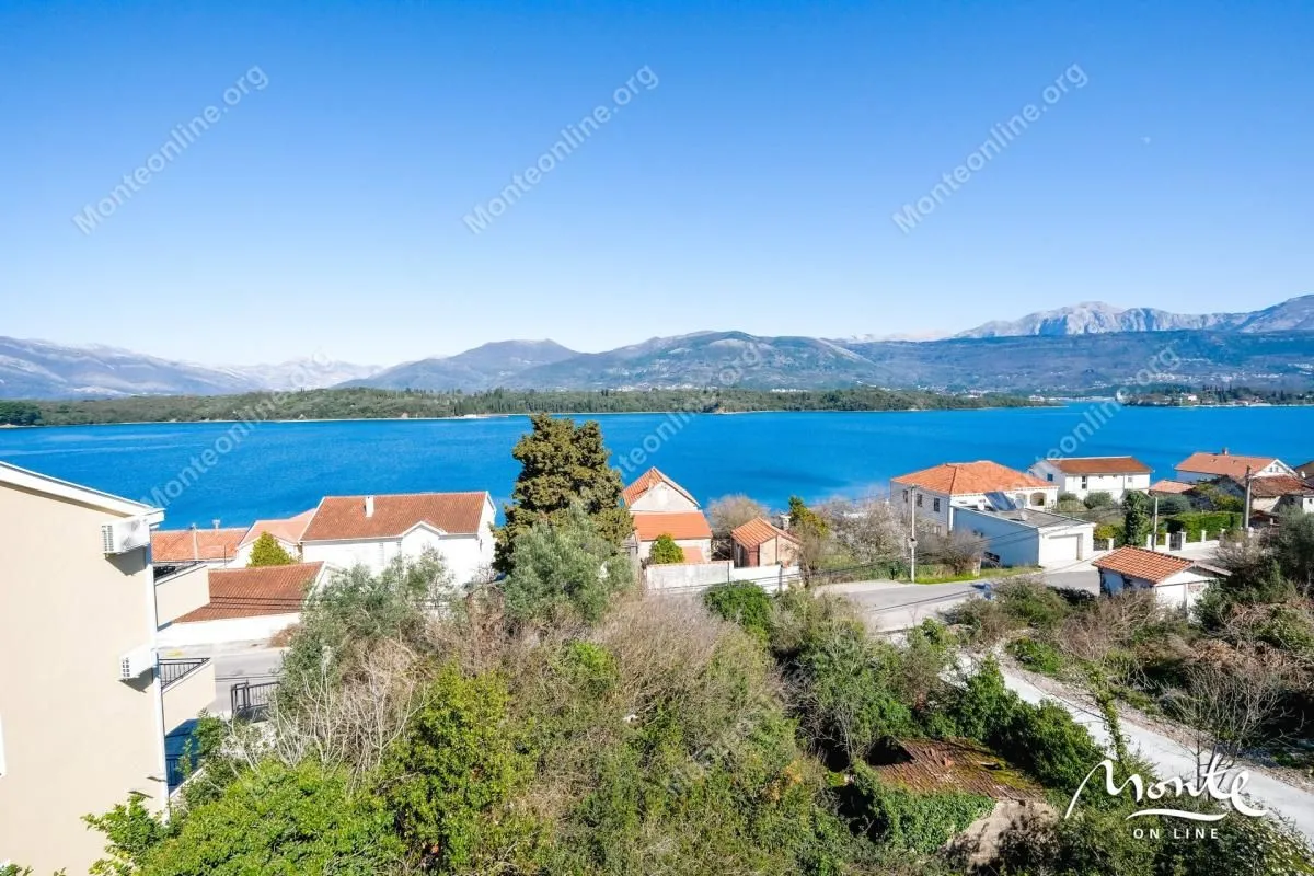 Prodaja, trosoban stan, 96m², Krašići, Tivat