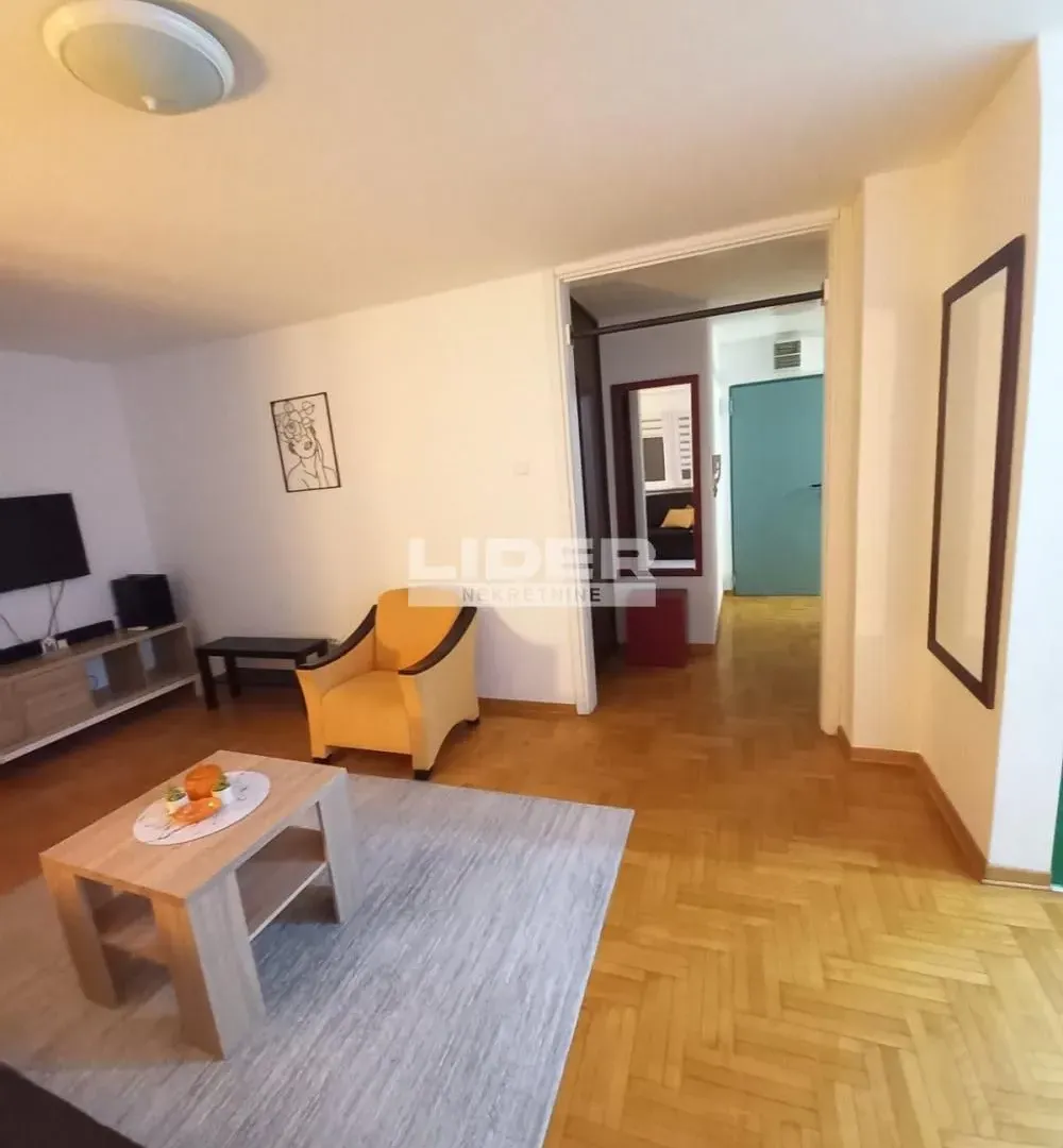 Izdavanje, dvosoban stan, 56m², Novi Beograd Blok 63, Novi Beograd Sve Podlokacije