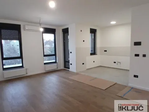 Sale, four bedroom apartment, 98m², Grbavica, Novi Sad Sve Podlokacije - image 1