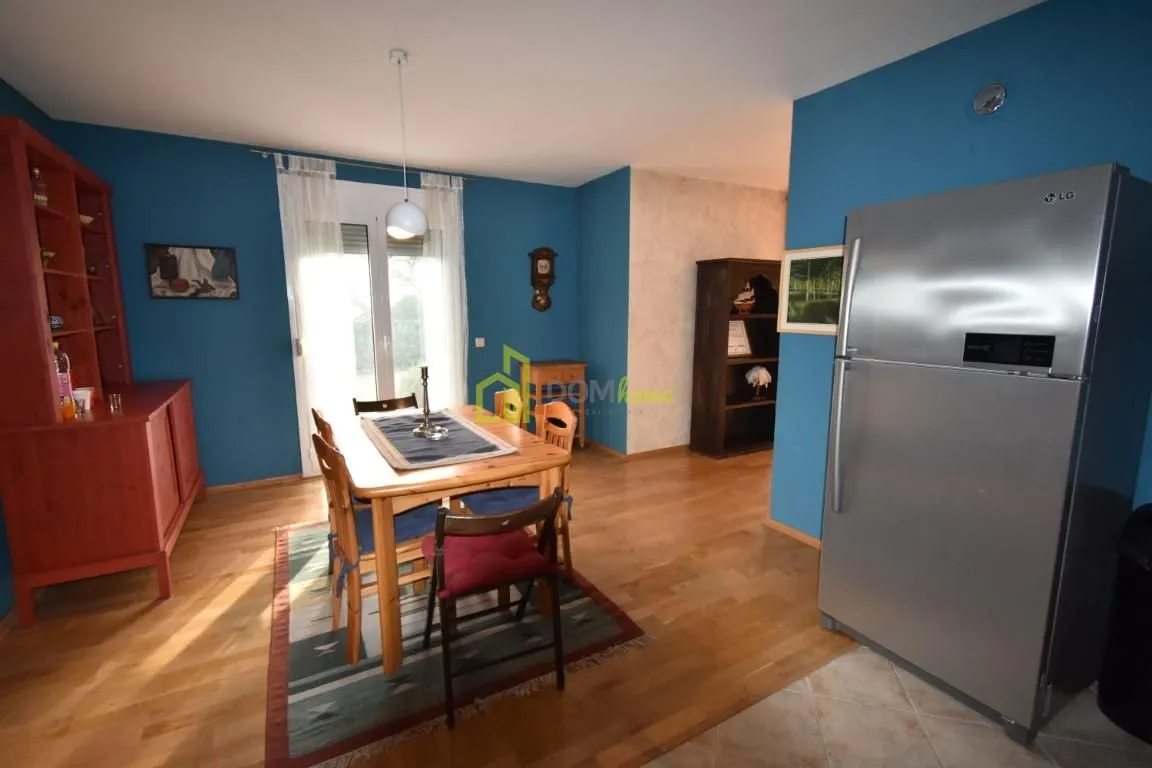 Sale, house, 191m², Tološi, Podgorica