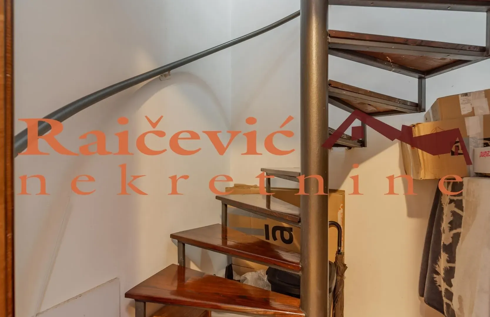 Prodaja, dvosoban stan, 51m², Zemun Gornji Grad, Zemun Sve Podlokacije