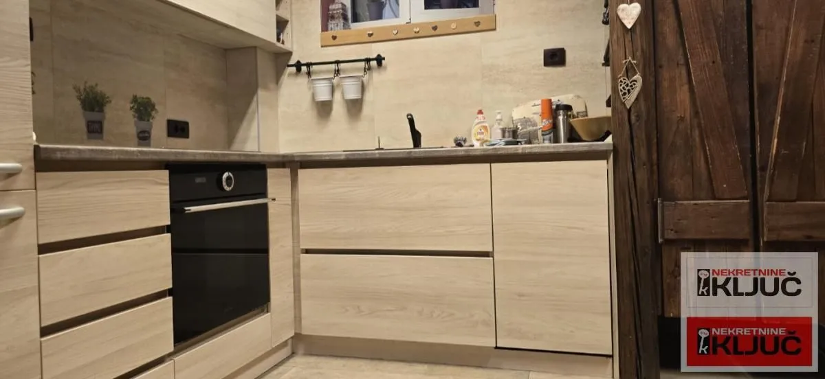 Izdavanje, četvorosoban stan, 134m², Spens, Novi Sad Sve Podlokacije