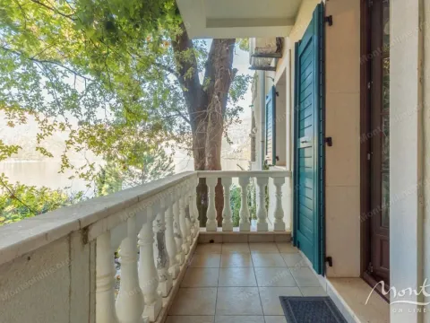 Sale, two bedroom apartment, 84m², Kostanjica, Kotor - image 17