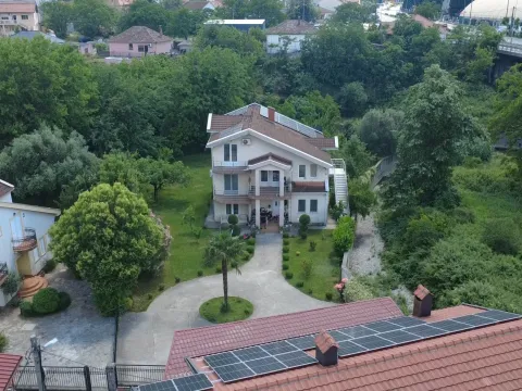 Kuća in Centar