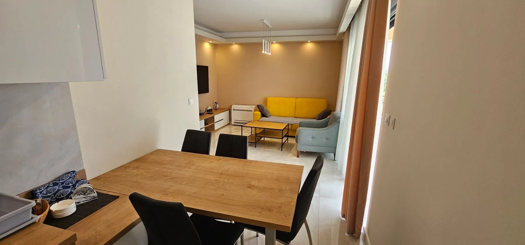 Izdavanje, jednosoban stan, 55m², Centar, Tivat