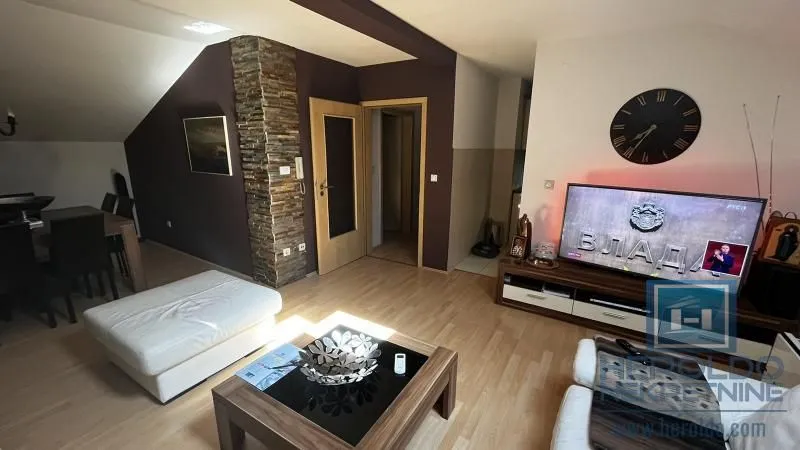 Prodaja, trosoban stan, 71m², Centar, Jagodina