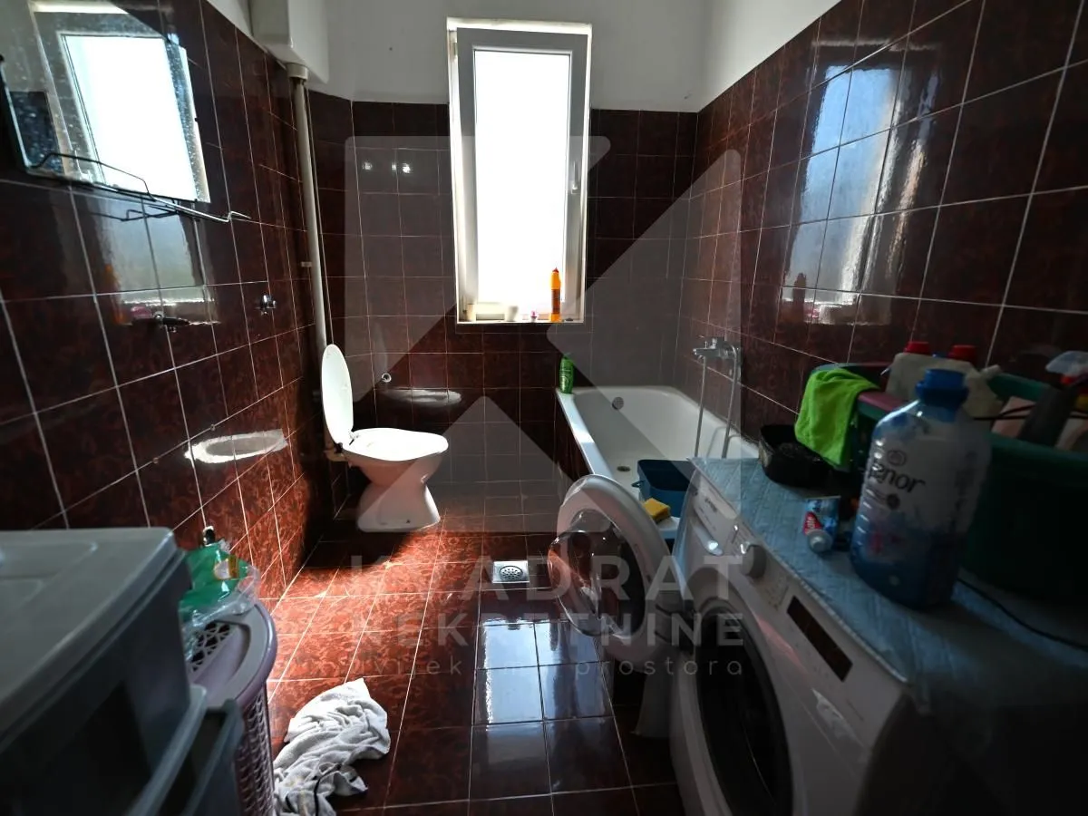 Prodaja, kuća, 370m², Stari Aerodrom, Podgorica