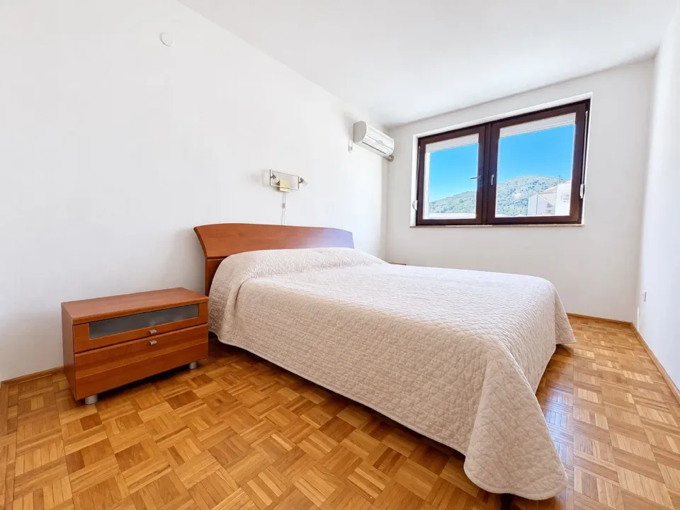 Prodaja, dvosoban stan, 62m², Lazi, Budva