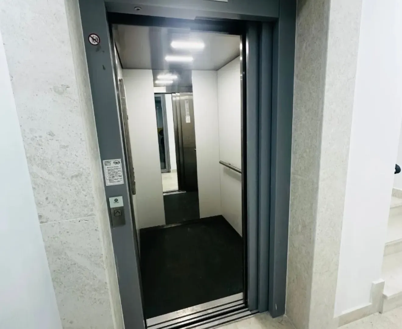 Sale, two bedroom apartment, 72m², Dobrota, Kotor