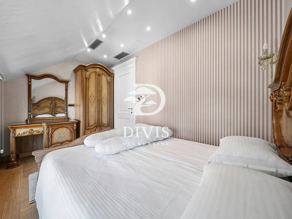 Rent, four bedroom apartment, 107m², Dorćol Sve Podlokacije, Beograd