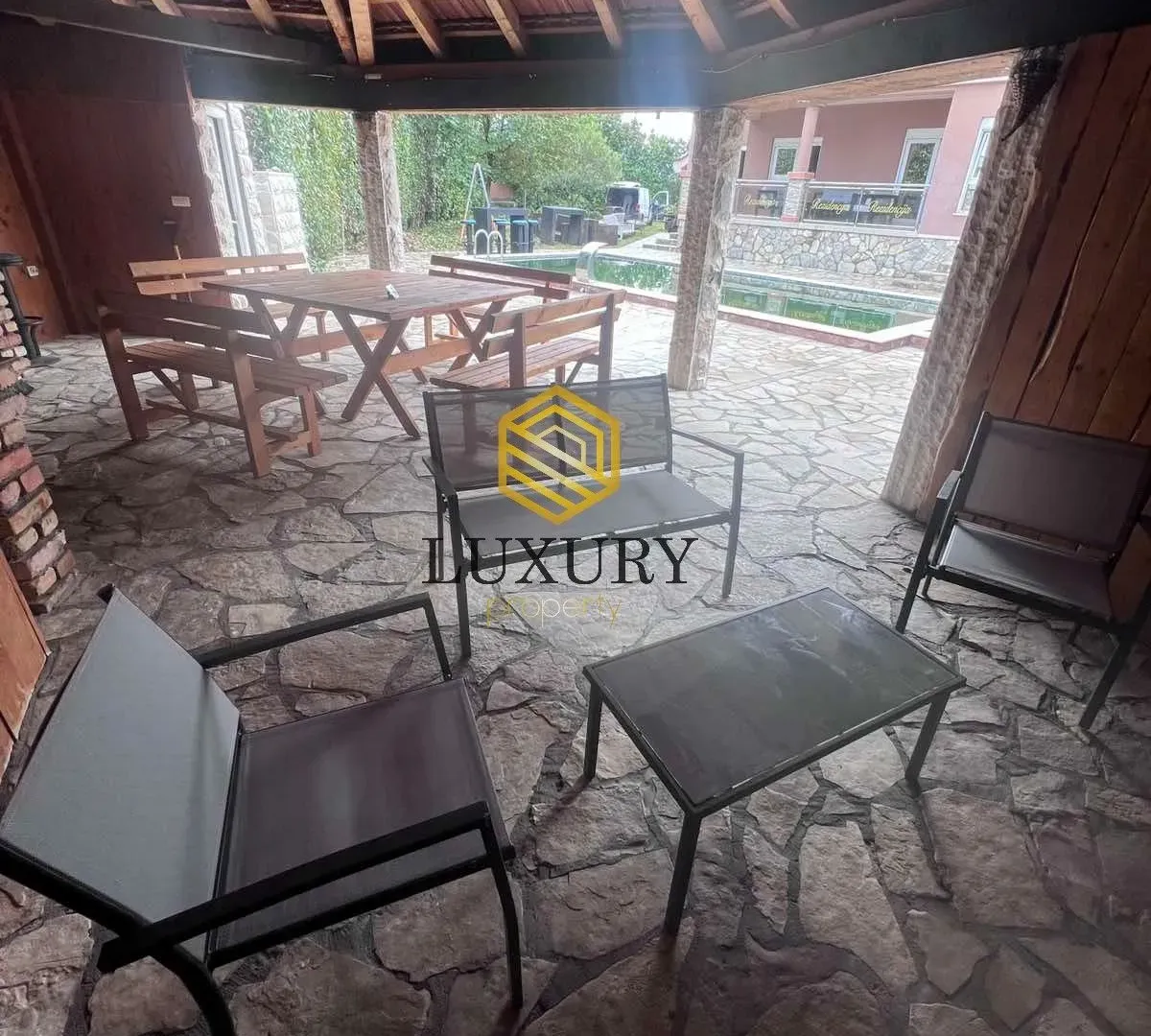 Rent, house, 330m², Zeta, Podgorica