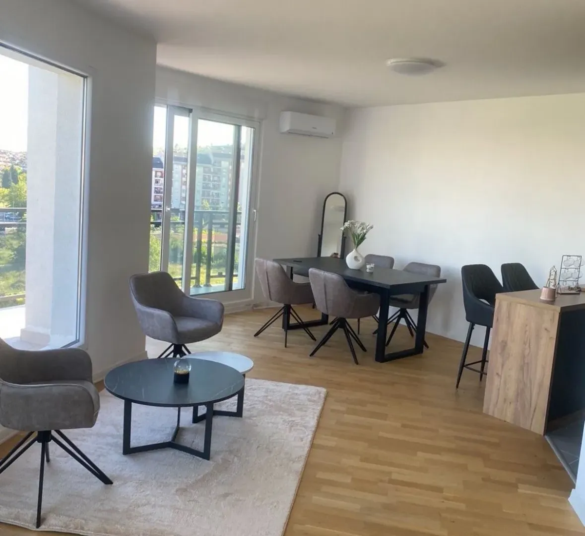 Izdavanje, dvosoban stan, 103m², Ljubović, Podgorica