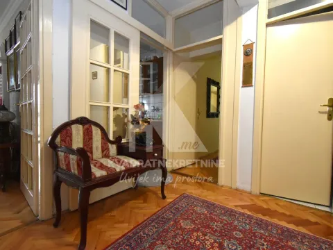 Sale, four bedroom apartment, 120m², Blok 7, Podgorica - image 7