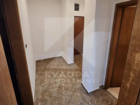 Izdavanje, poslovni prostor, 53m², Momišići, Podgorica - image 6