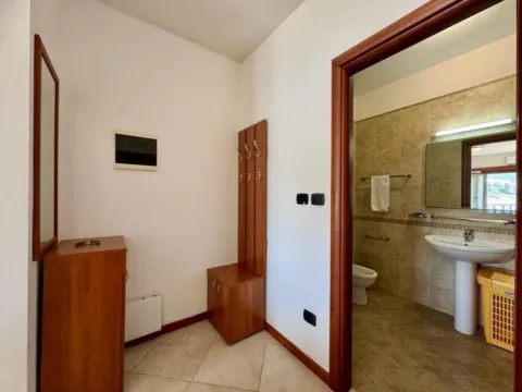 Izdavanje, dvosoban stan, 92m², Rafailovići, Budva - image 2