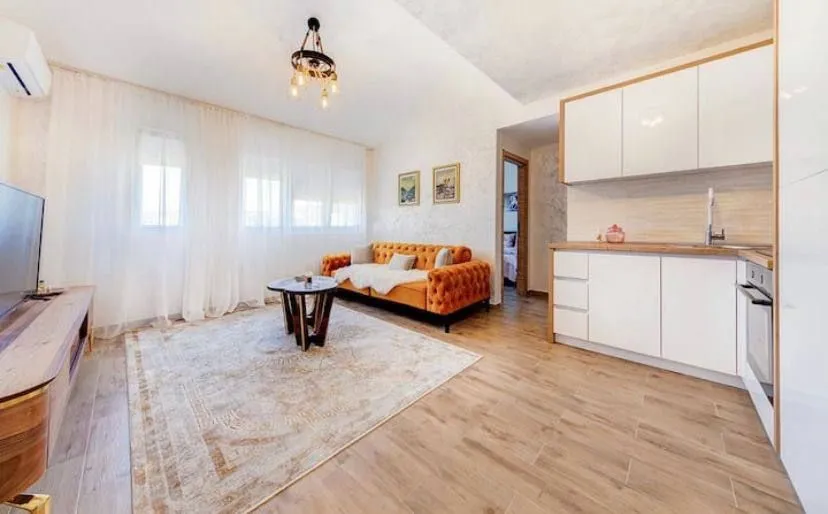 Izdavanje, jednosoban stan, 45m², Pobrežje, Podgorica