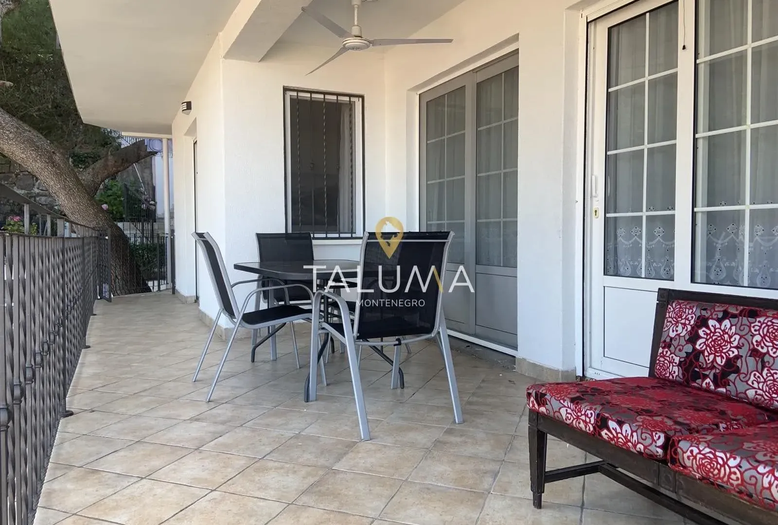 Prodaja, dvosoban stan, 135m², Sveti Stefan, Budva