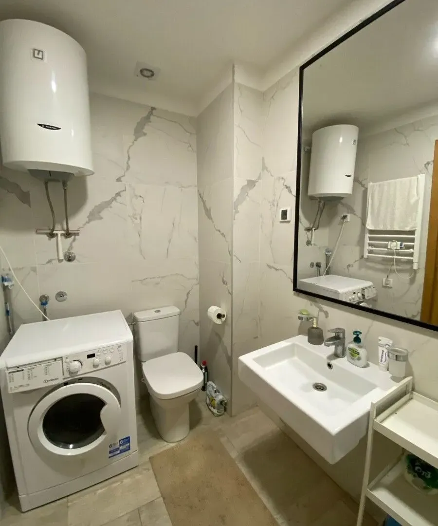 Izdavanje, jednosoban stan, 55m², Centar, Tivat
