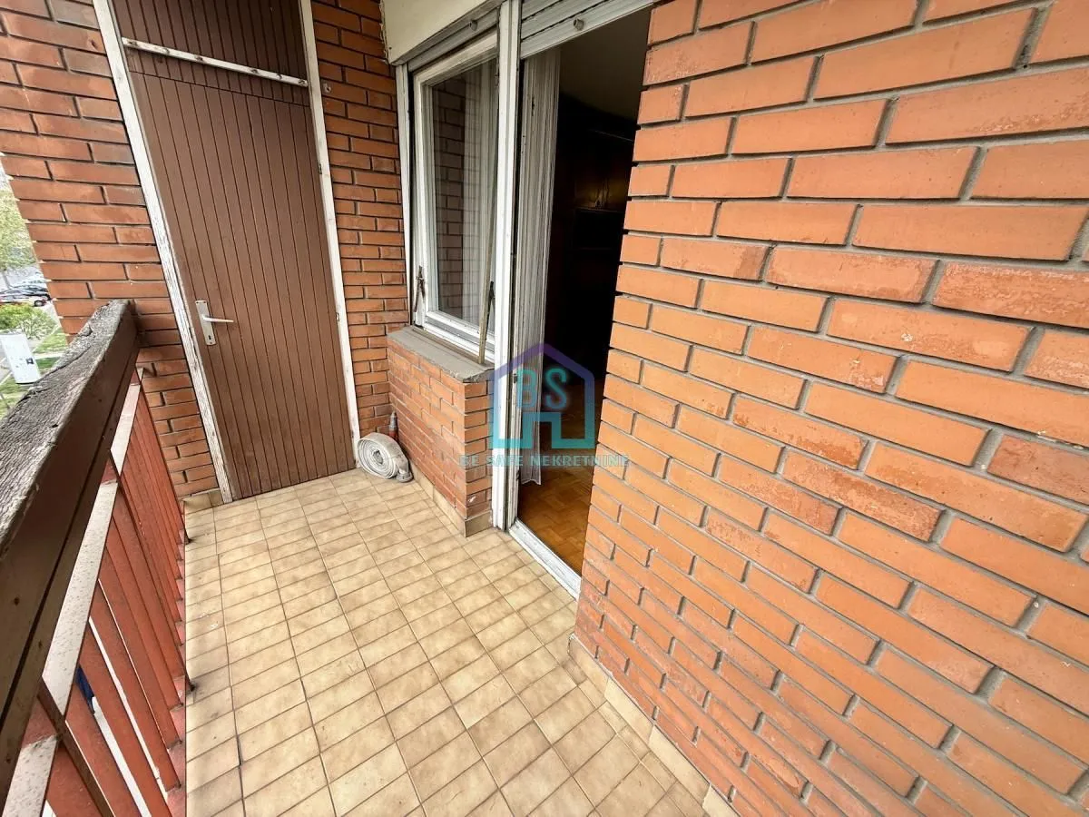 Prodaja, trosoban stan, 74m², Bulevar Oslobodjenja, Novi Sad Sve Podlokacije