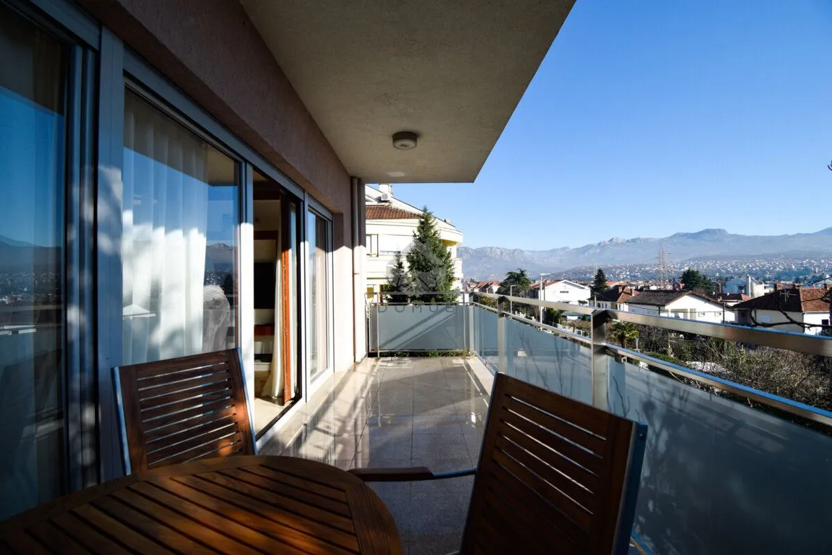 Rent, two bedroom apartment, 160m², Gorica C, Podgorica