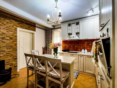 Izdavanje, kuća, 250m², Donja Gorica, Podgorica - image 9