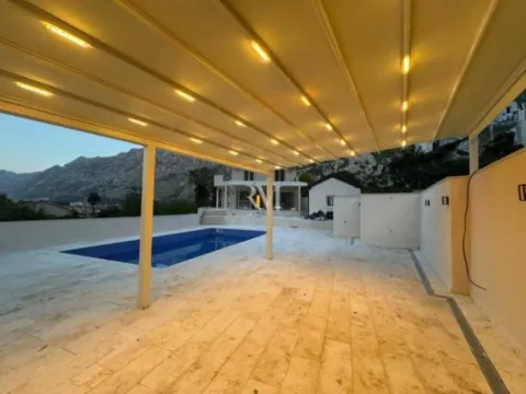 Izdavanje, kuća, 200m², Škaljari, Kotor - image 6